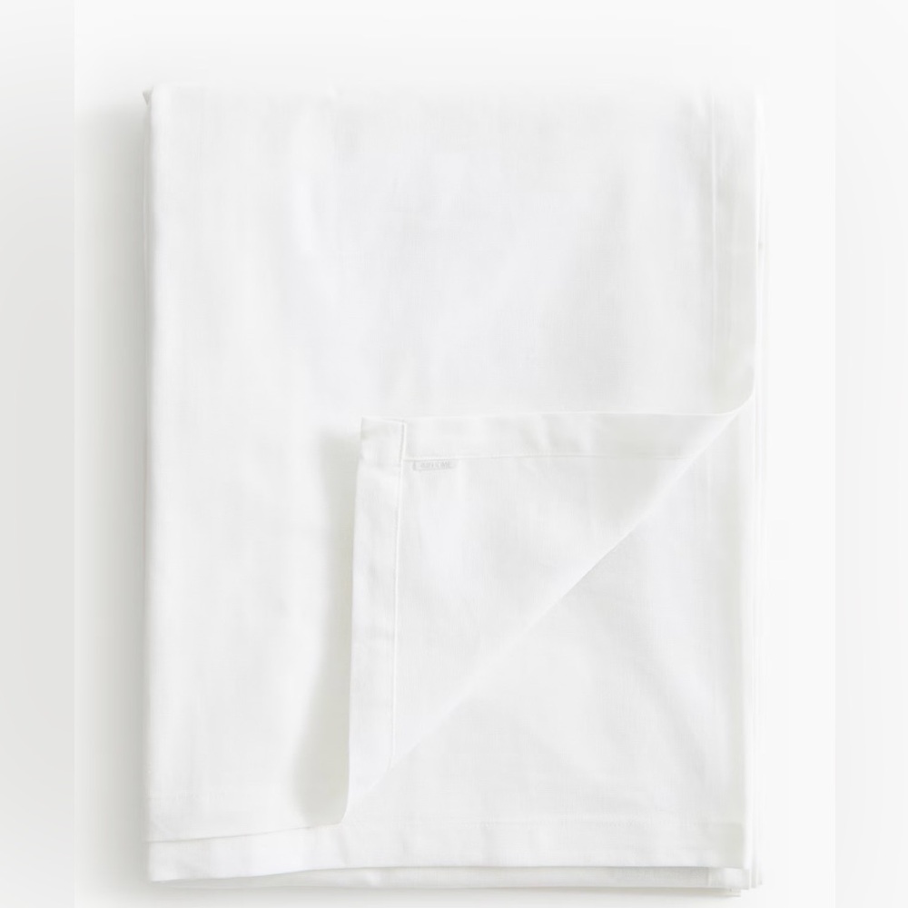 H&M Home White Tablecloth cotton 57x79 inch